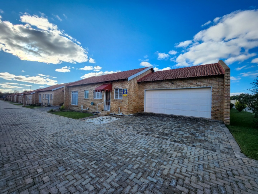 2 Bedroom Property for Sale in Wilkoppies North West